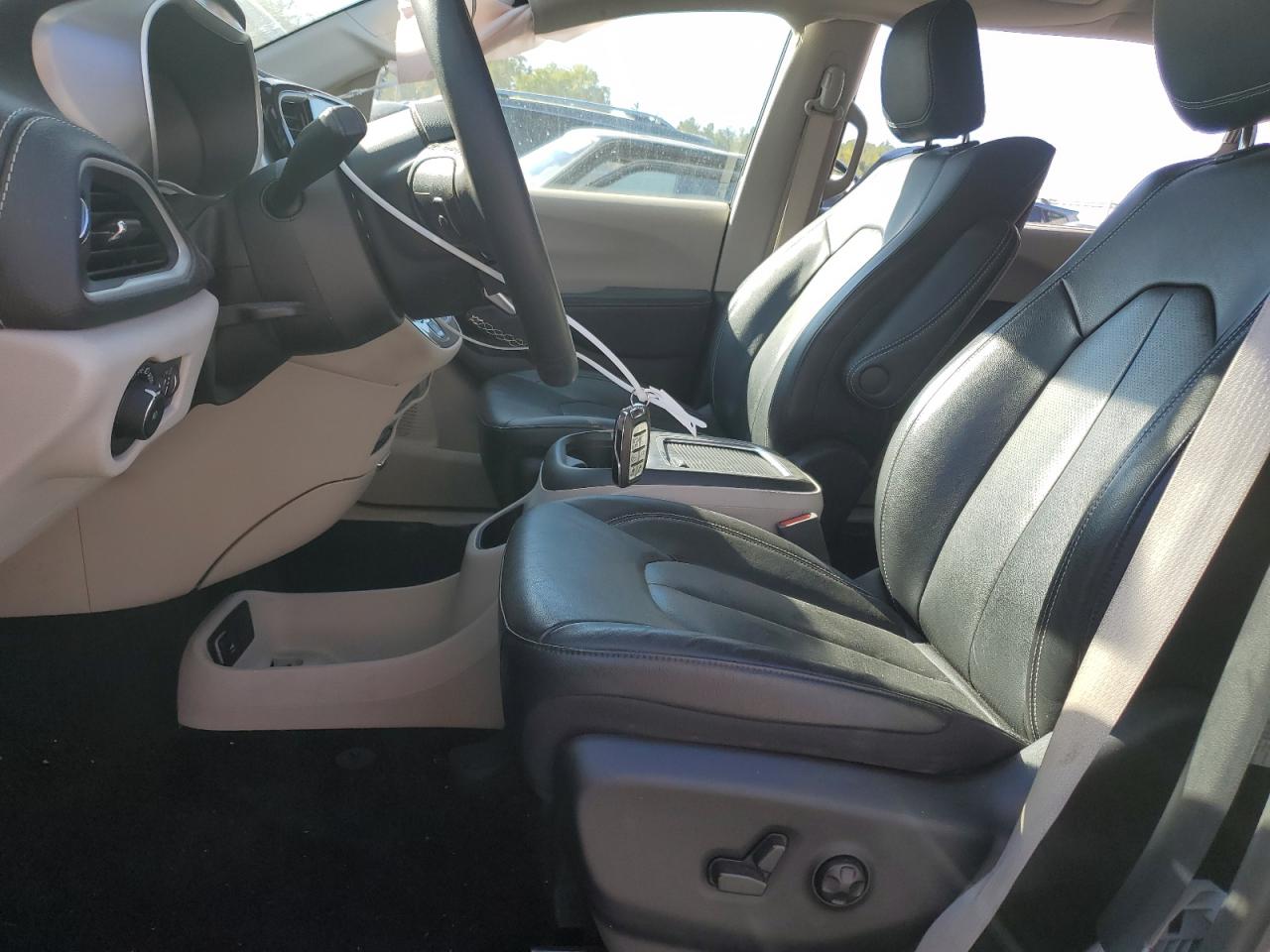 2022 CHRYSLER PACIFICA TOURING L VIN:2C4RC1BG1NR145916