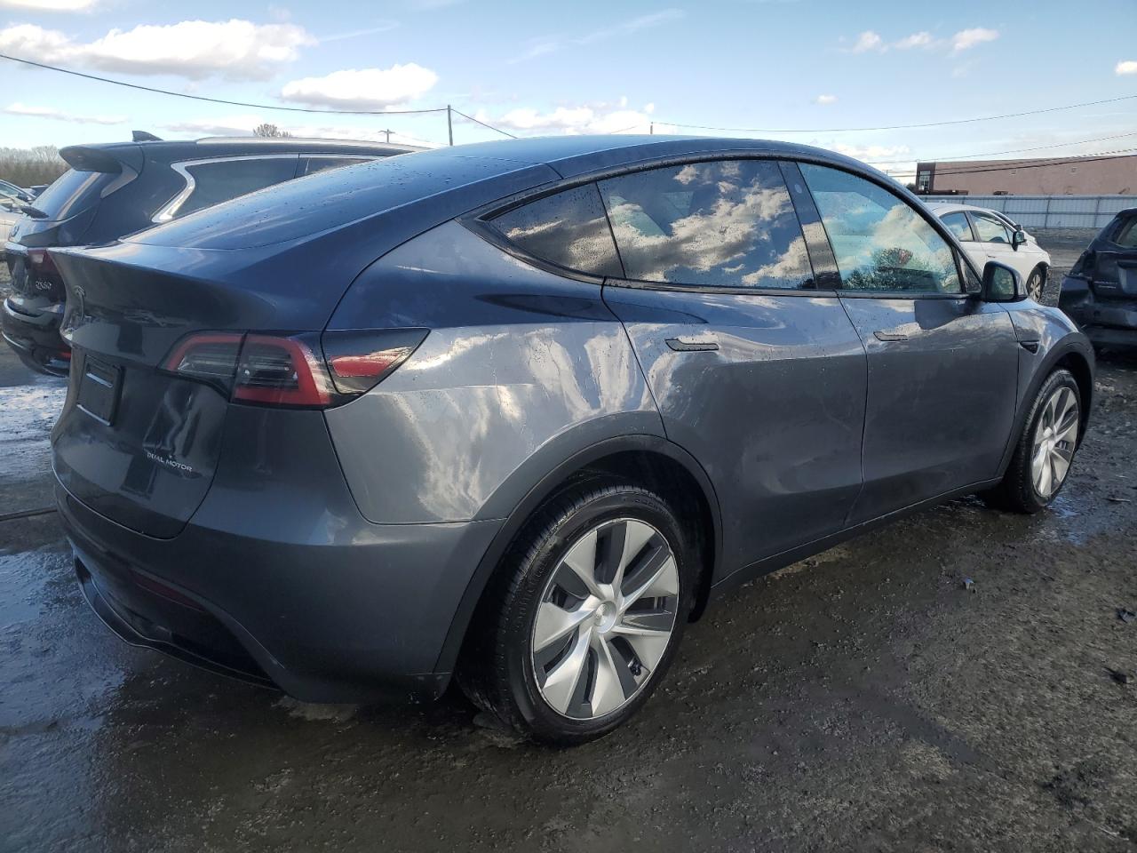 2023 TESLA MODEL Y  VIN:7SAYGDEE7PF616223