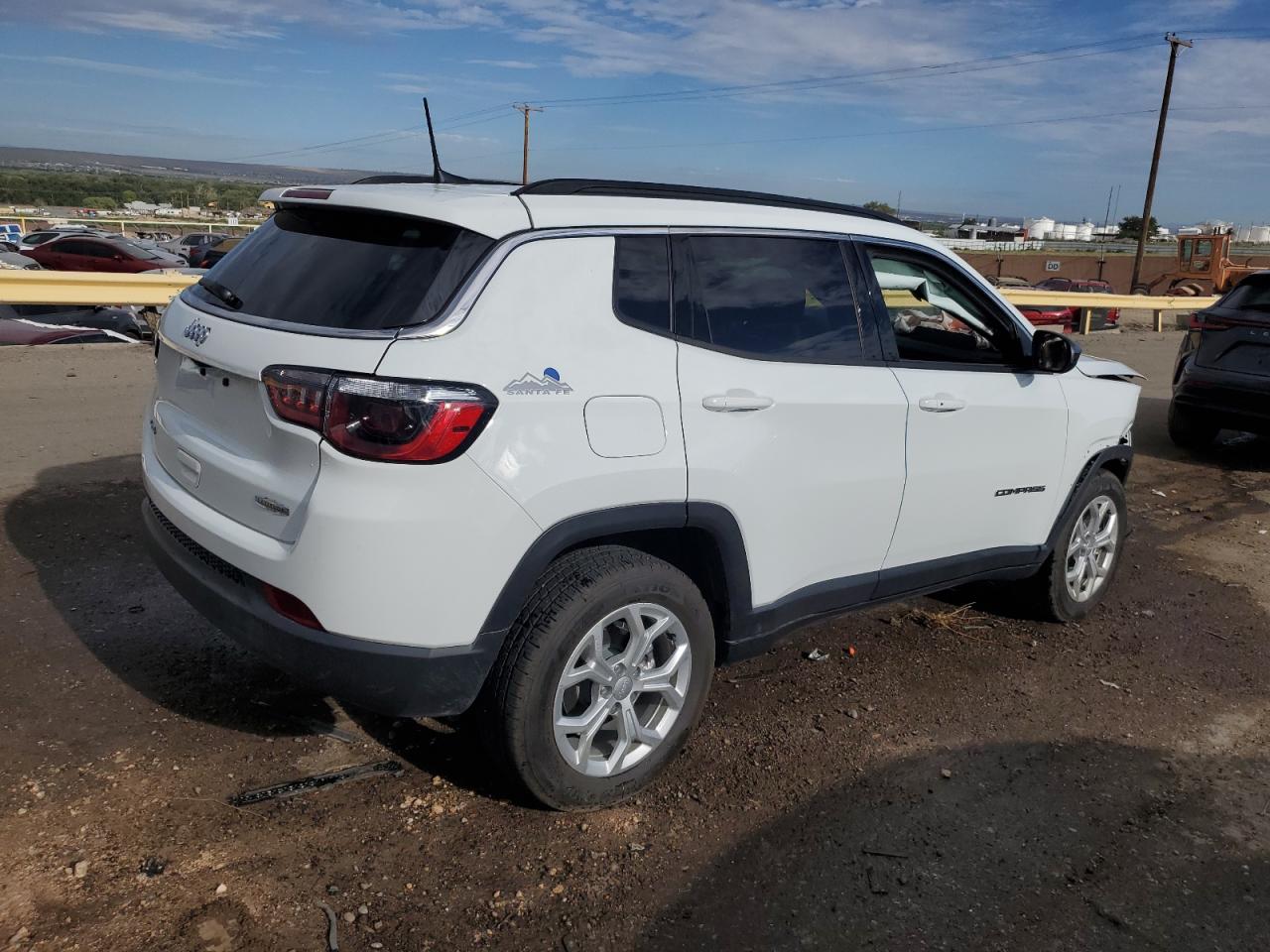 2024 JEEP COMPASS LATITUDE VIN:3C4NJDBN3RT105439