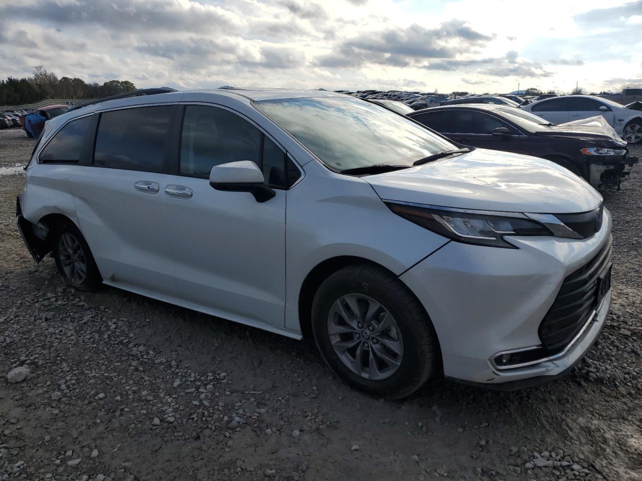 2022 TOYOTA SIENNA XLE VIN:5TDJRKEC2NS134974