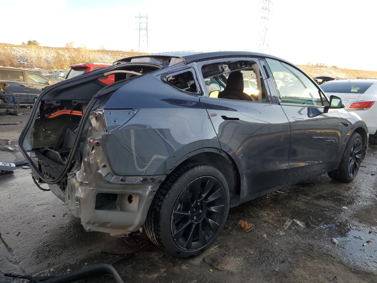 2022 TESLA MODEL Y  VIN:7SAYGDEE8NF370733