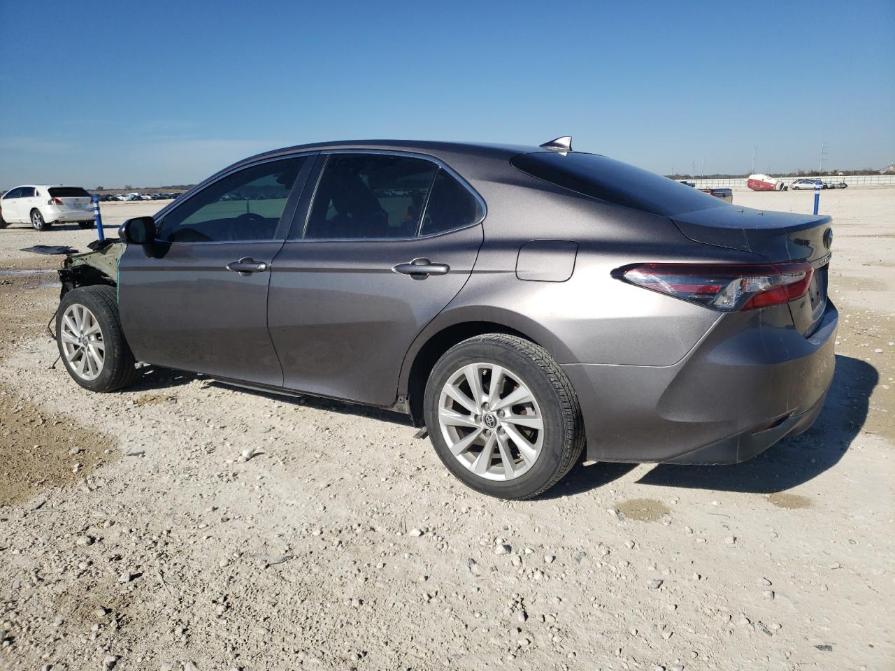 2022 TOYOTA CAMRY LE VIN:4T1C11AK0NU686634