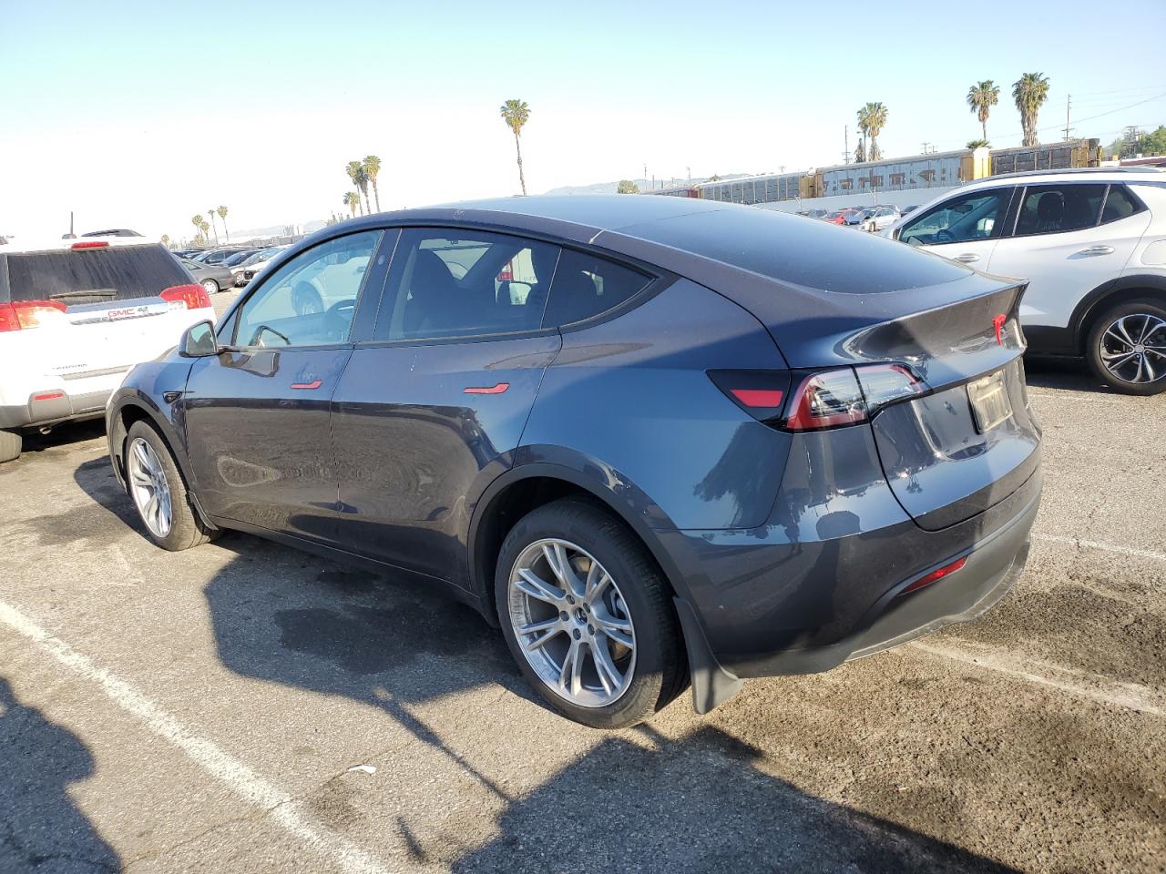 2023 TESLA MODEL Y  VIN:7SAYGDEE6PA189503