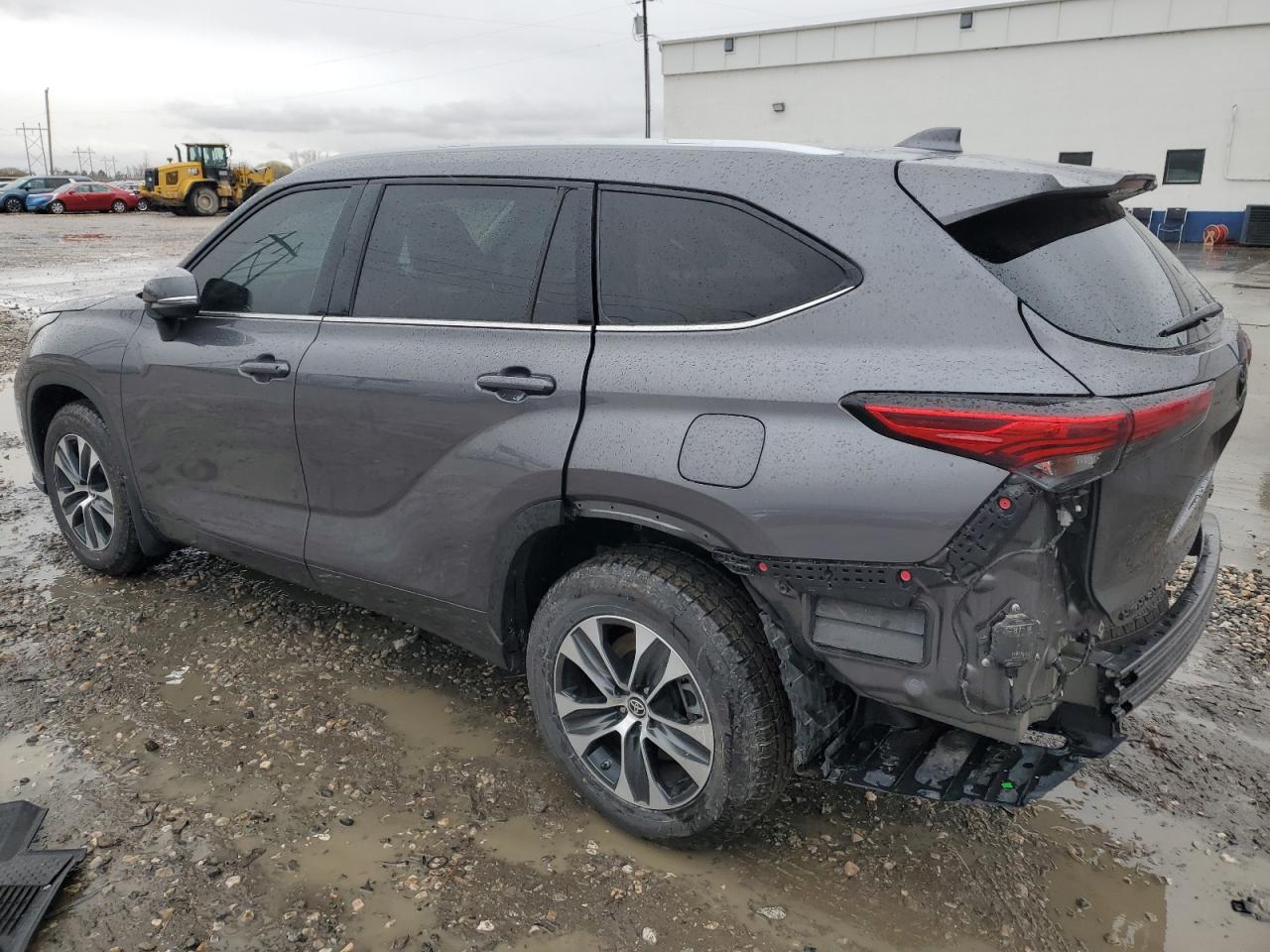 2022 TOYOTA HIGHLANDER XLE VIN:5TDGZRBH4NS227658