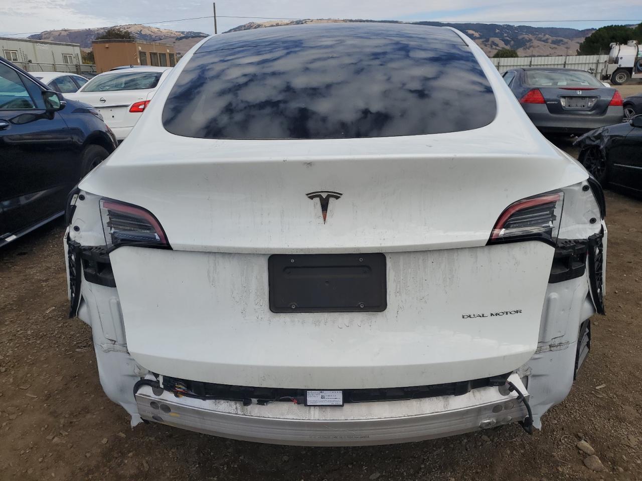 2022 TESLA MODEL Y  VIN:7SAYGAEE4NF362899