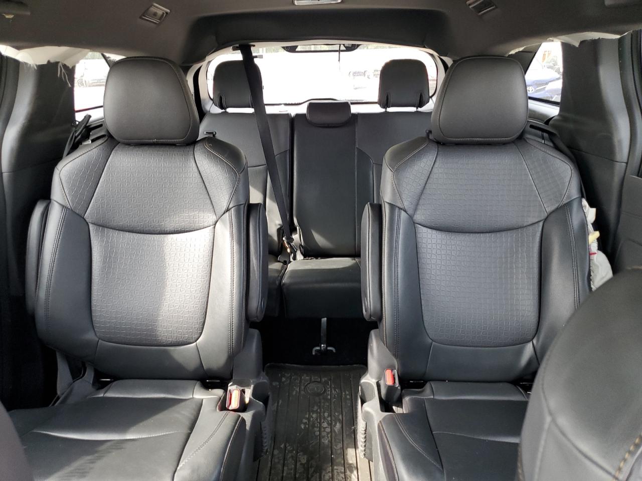 2022 TOYOTA SIENNA XLE VIN:5TDASKFCXNS045169