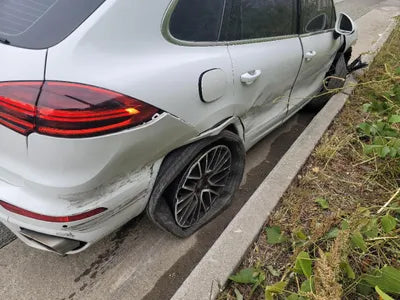 2015 Porsche Cayenne VIN: