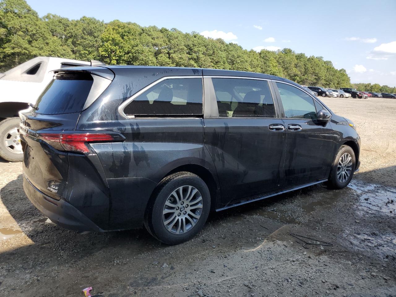 2022 TOYOTA SIENNA XLE VIN:5TDYSKFC1NS069519