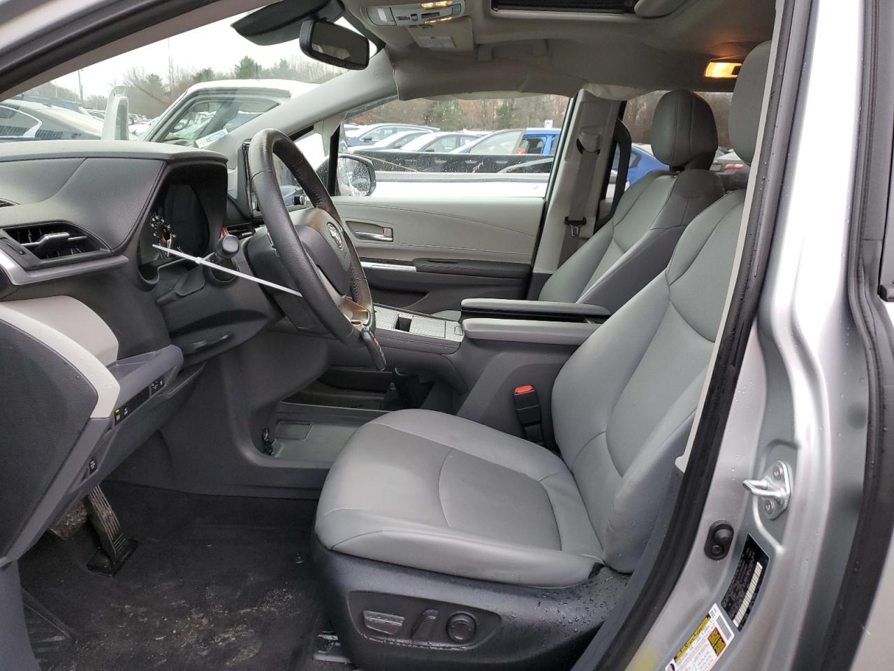 2024 TOYOTA SIENNA XLE VIN:5TDJSKFC2RS111431