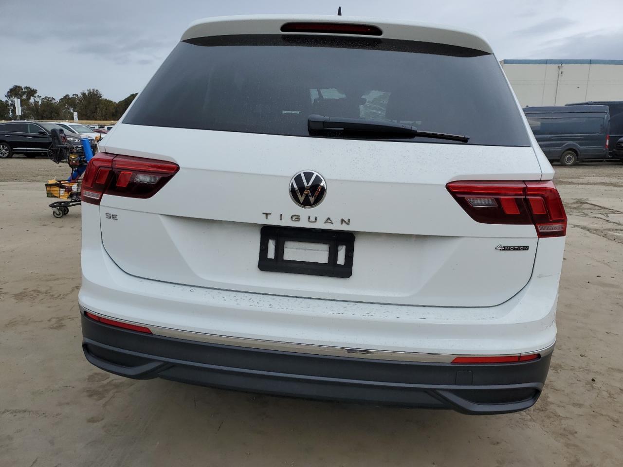 2022 VOLKSWAGEN TIGUAN SE VIN:3VV2B7AX8NM043725