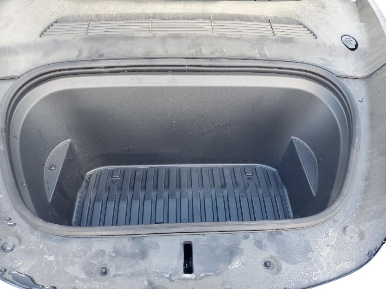 2024 TESLA MODEL Y  VIN:7SAYGDEE0RA328625