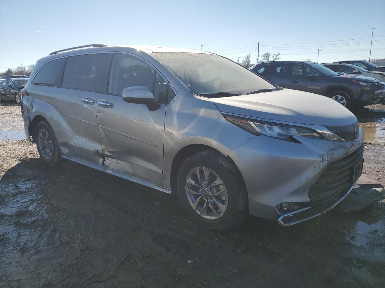 2022 TOYOTA SIENNA XLE VIN:5TDJRKEC8NS085358