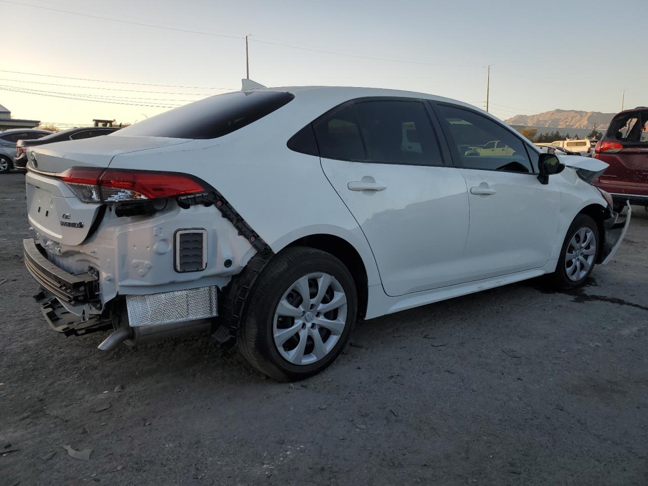 2024 TOYOTA COROLLA LE VIN:JTDBCMFE1R3068376