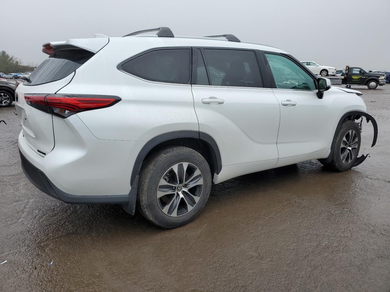 2022 TOYOTA HIGHLANDER XLE VIN:5TDGZRBH6NS194792