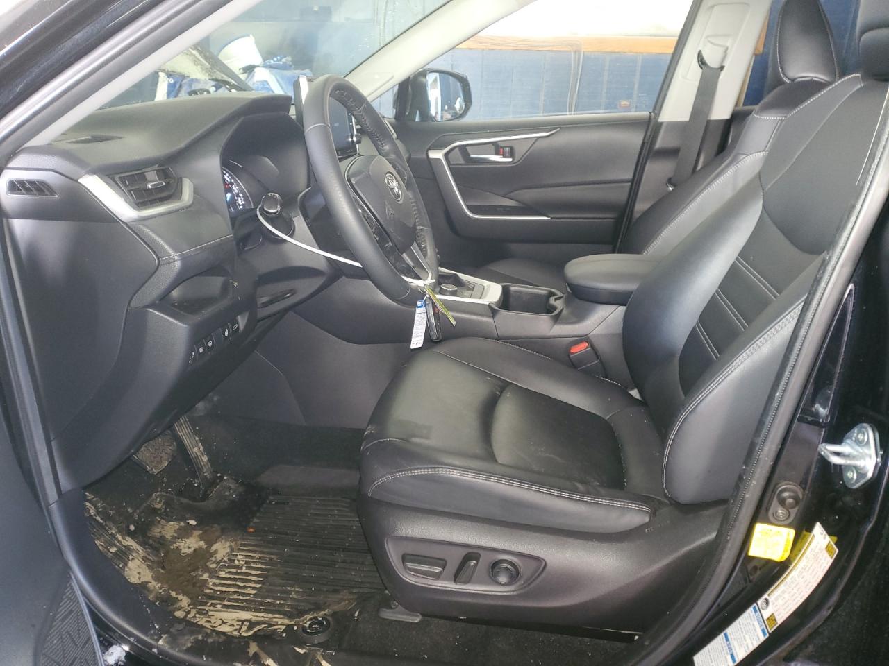2022 TOYOTA RAV4 XLE PREMIUM VIN:JTMB6RFV8ND060641