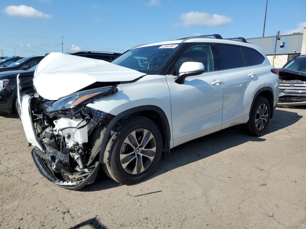 2022 TOYOTA HIGHLANDER XLE VIN:5TDHZRBH2NS246276