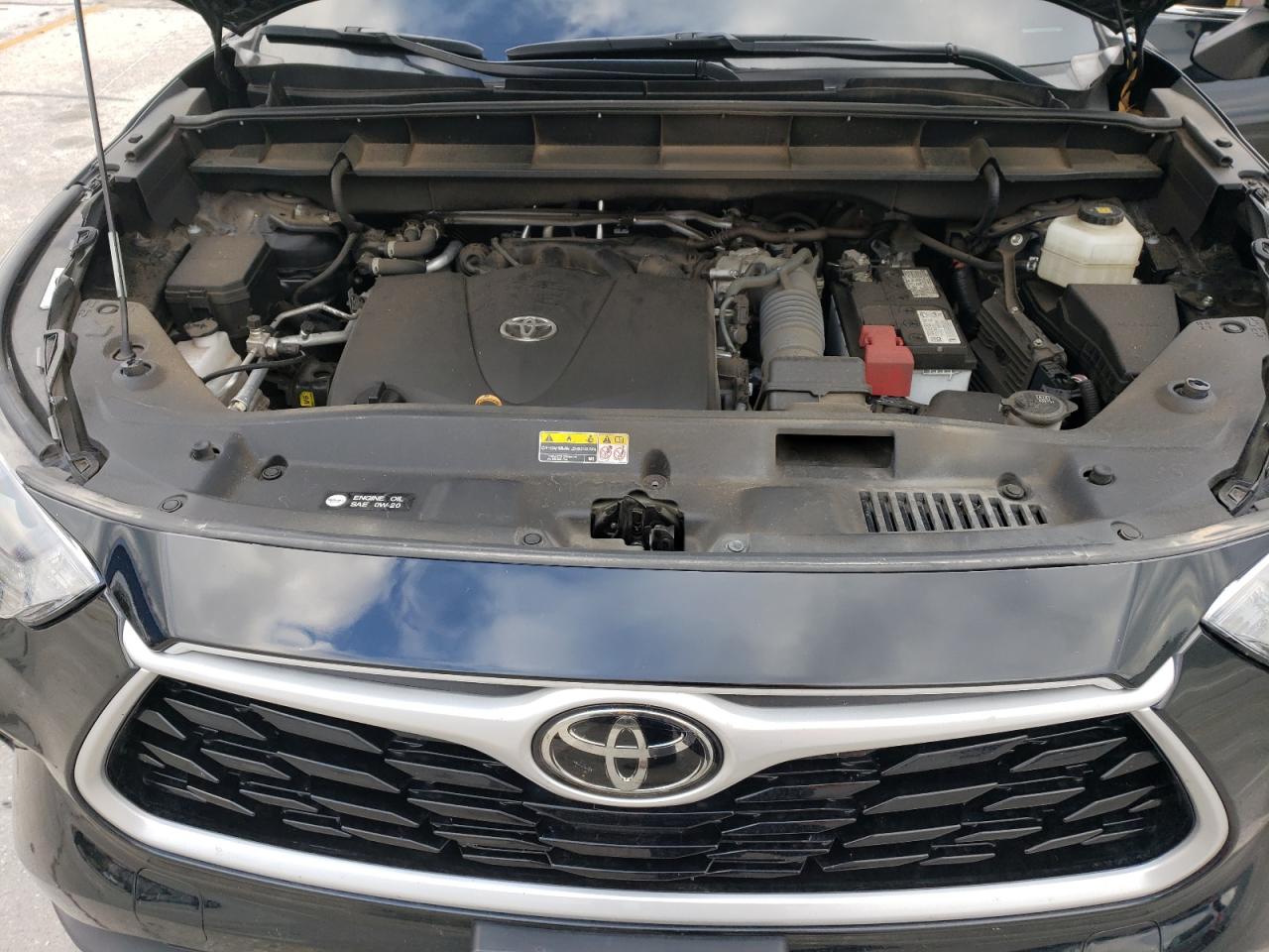 2022 TOYOTA HIGHLANDER XLE VIN:5TDGZRAH7NS558445