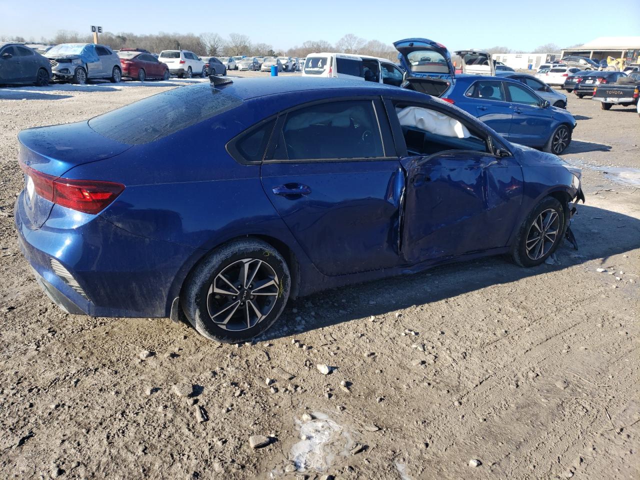 2023 KIA FORTE LX VIN:3KPF24AD3PE625555