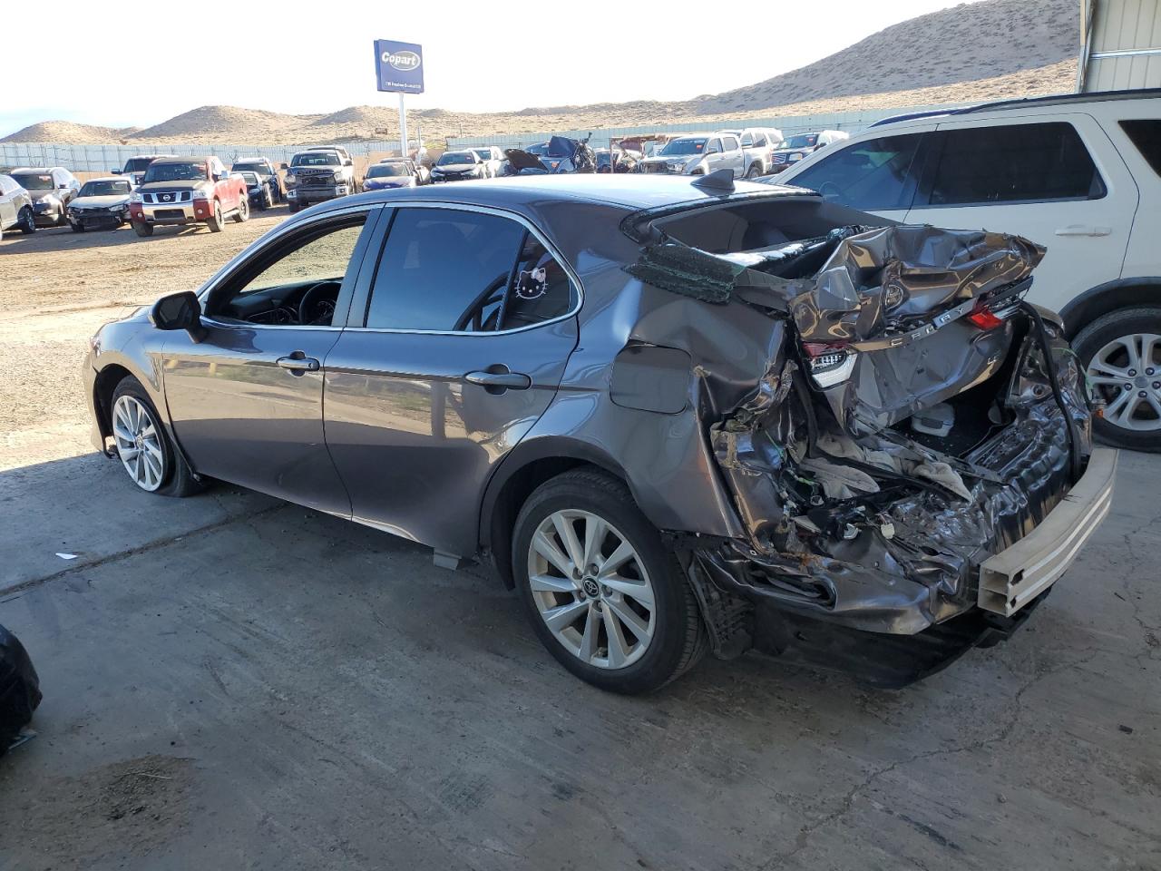 2022 TOYOTA CAMRY LE VIN:4T1C11AK5NU647683