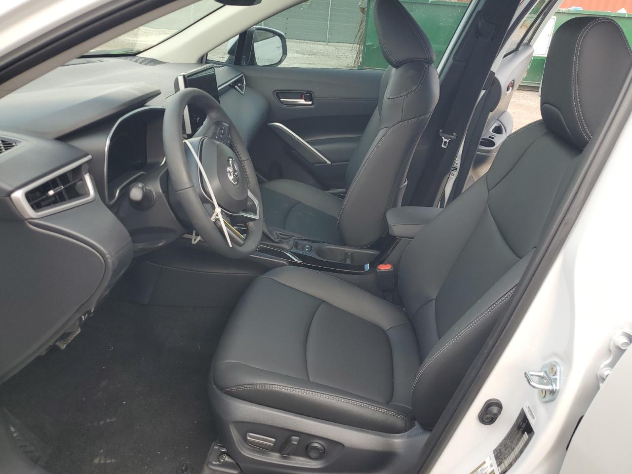 2024 TOYOTA COROLLA CROSS XLE VIN:7MUDAABG3RV117053