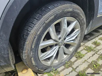 2020 Volkswagen Tiguan VIN: