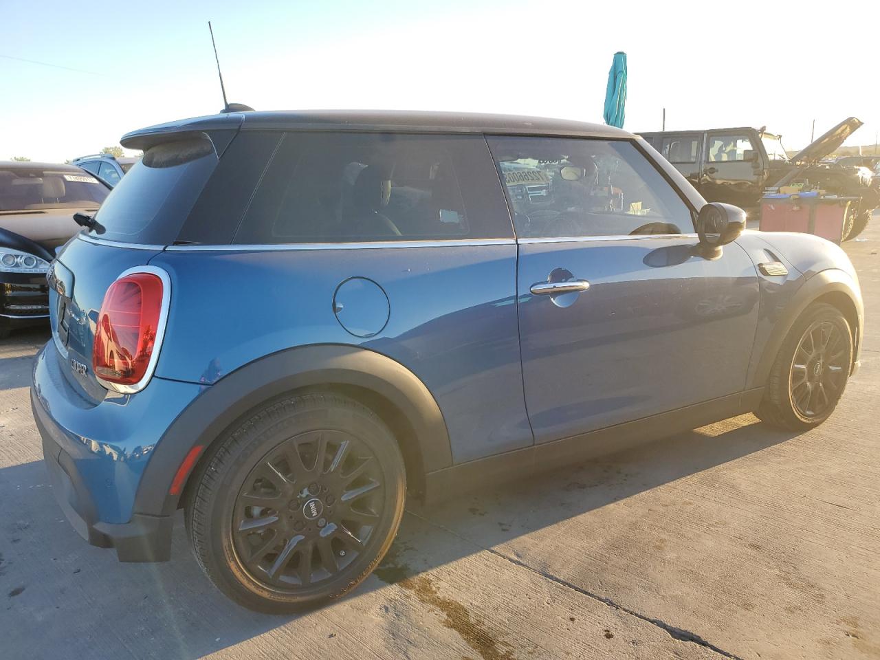 2022 MINI COOPER  VIN:WMW33DH06N2R99667