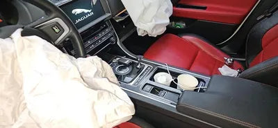 2019 Jaguar XE VIN: