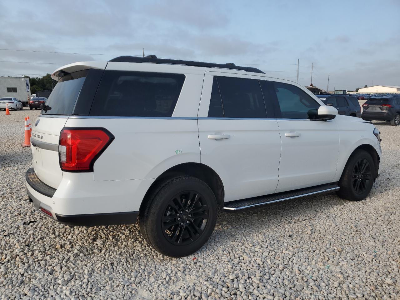 2022 FORD EXPEDITION XLT VIN:1FMJU1HT8NEA56626