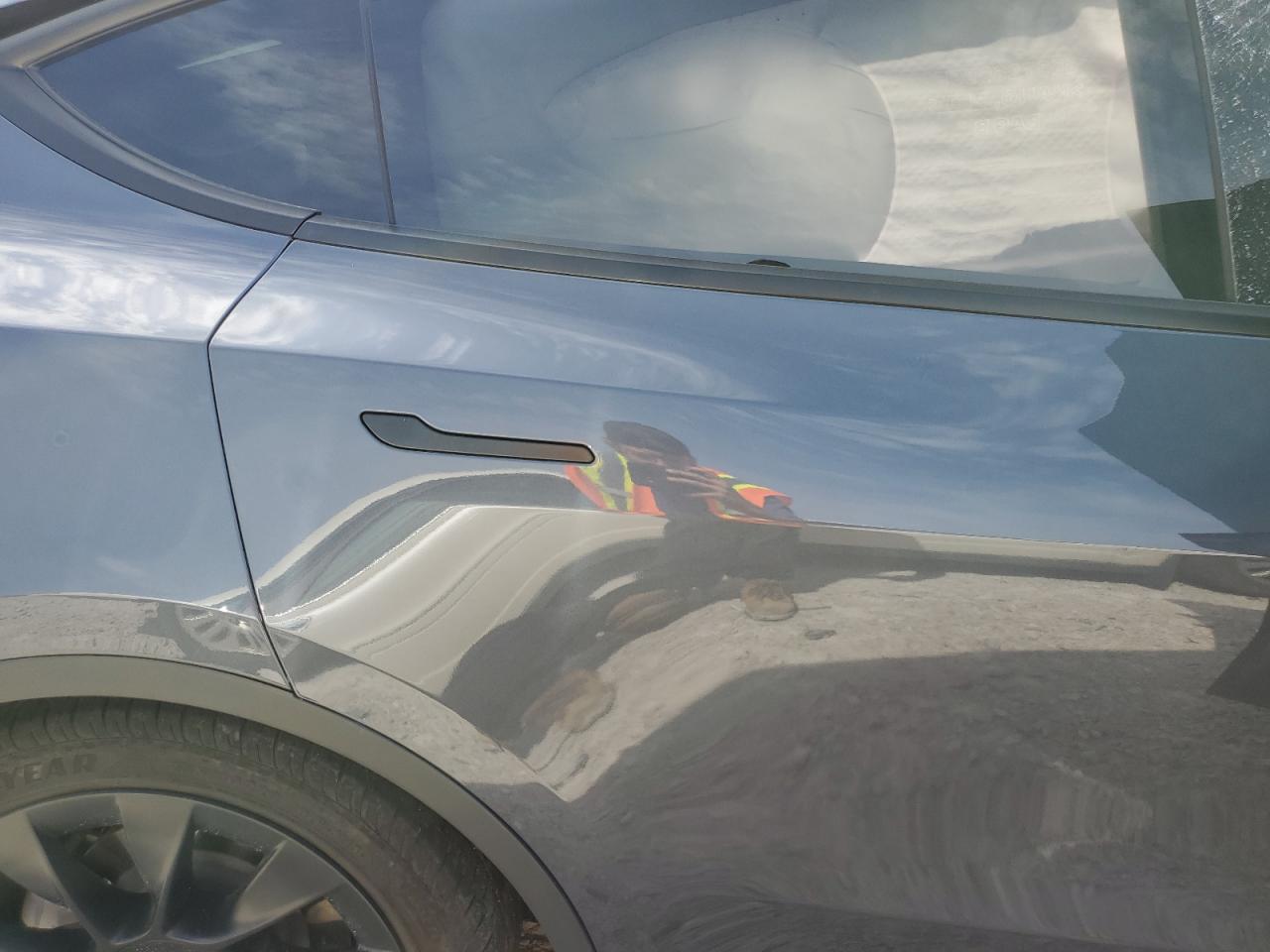 2022 TESLA MODEL Y  VIN:7SAYGDEE4NA019623