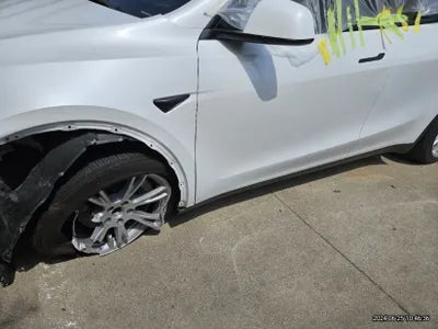 2023 Tesla Model Y VIN: