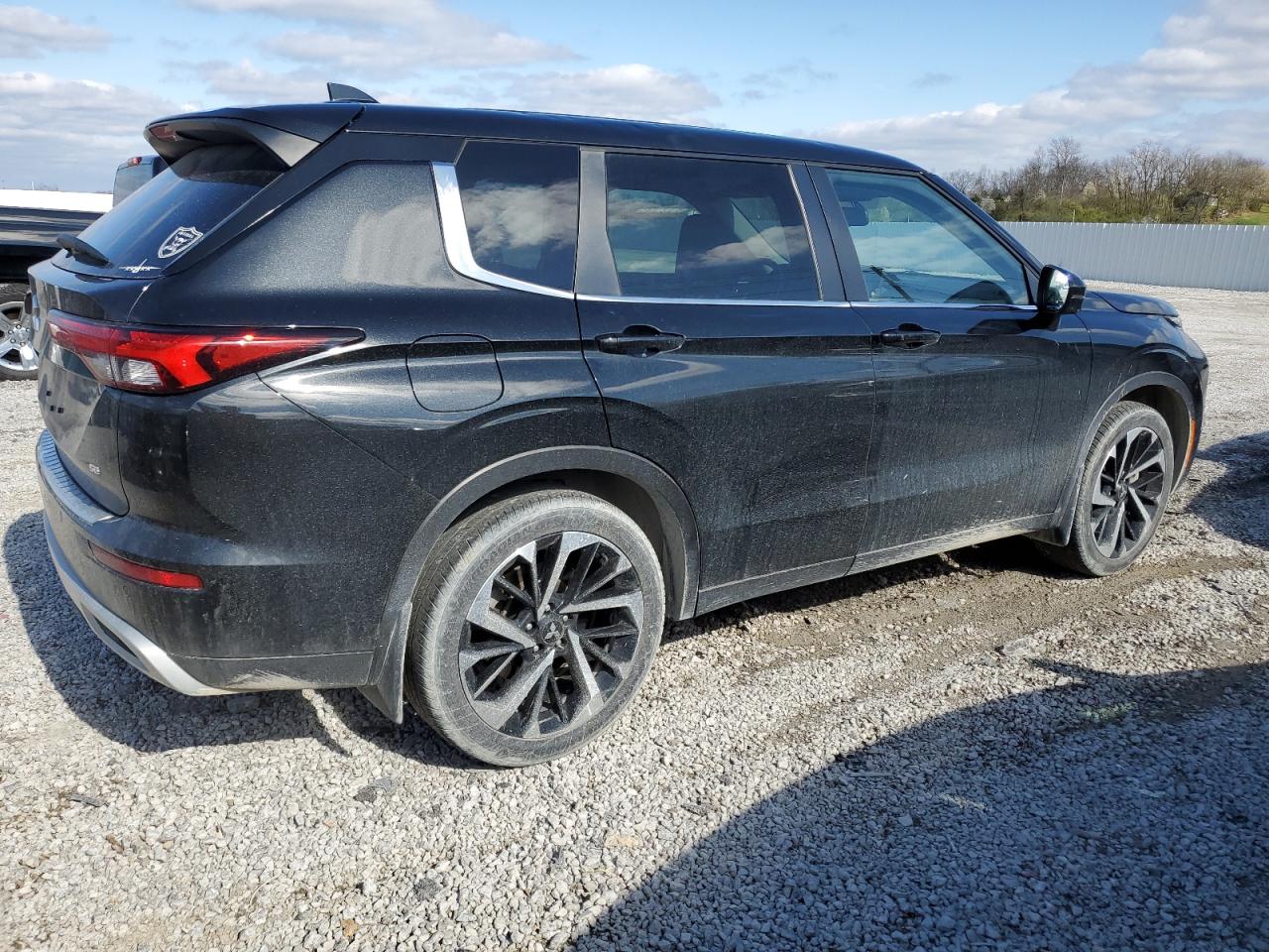 2022 MITSUBISHI OUTLANDER SE VIN:JA4J3UA86NZ014490