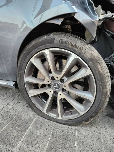 2018 Mercedes-Benz E 300 VIN: