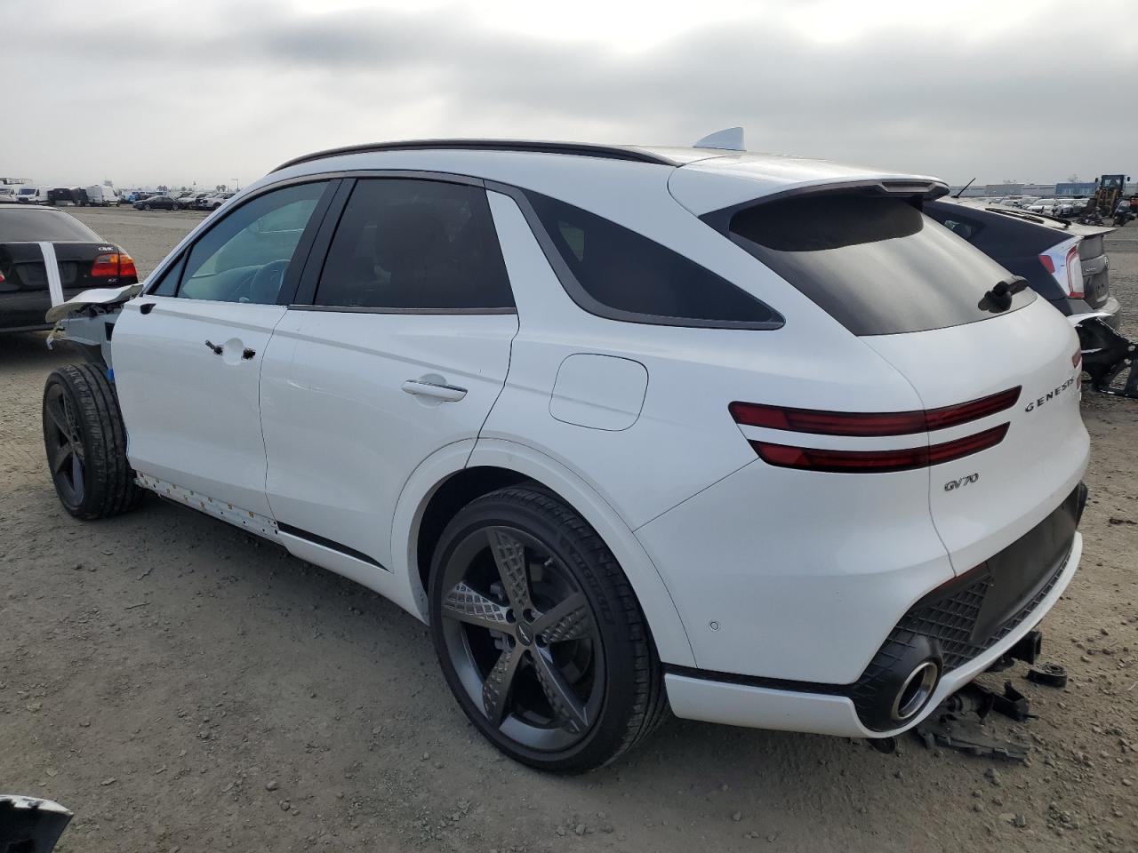 2022 GENESIS GV70 BASE VIN:KMUMADTB9NU057748