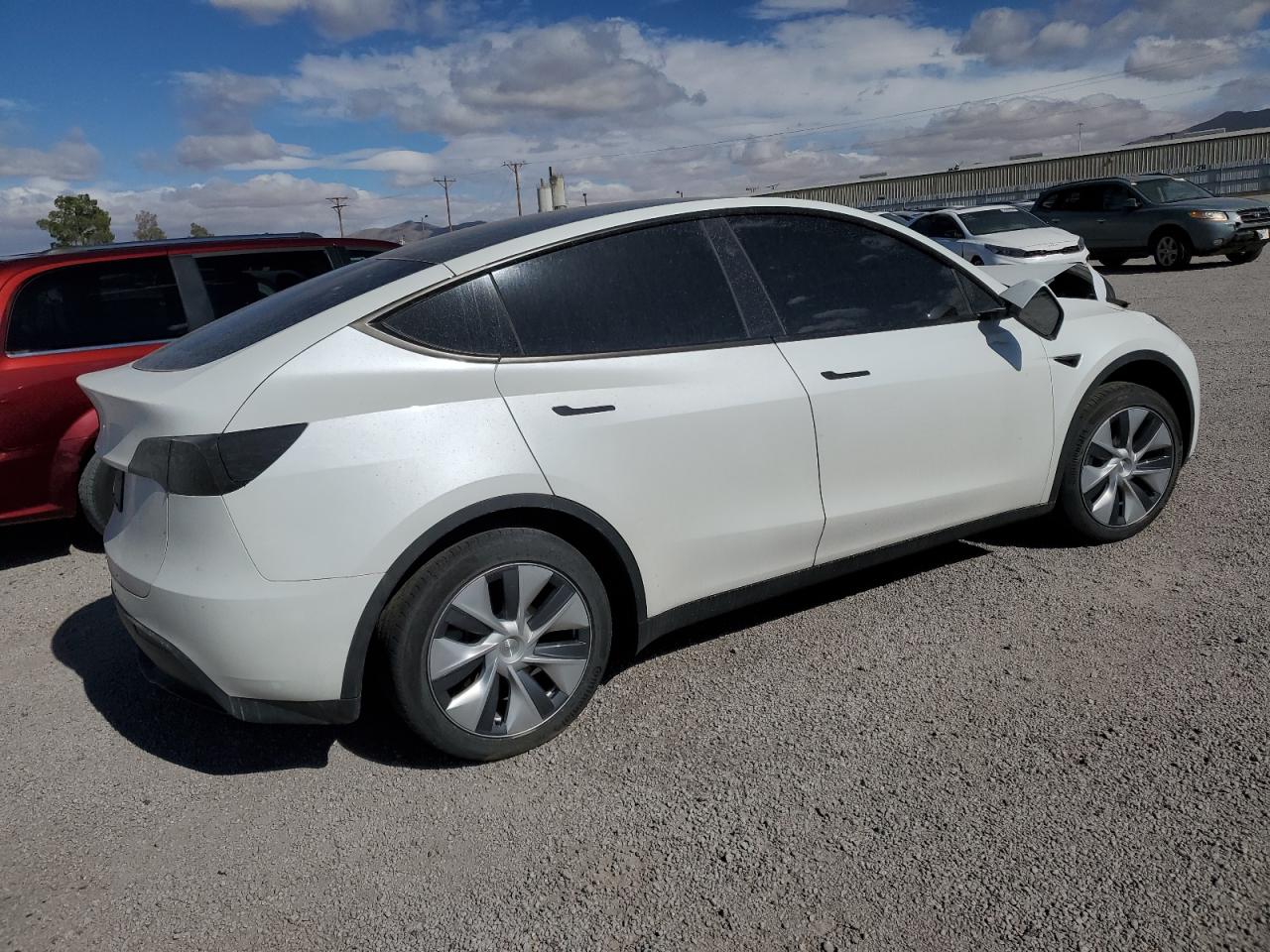 2023 TESLA MODEL Y  VIN:7SAYGDED9PF947084