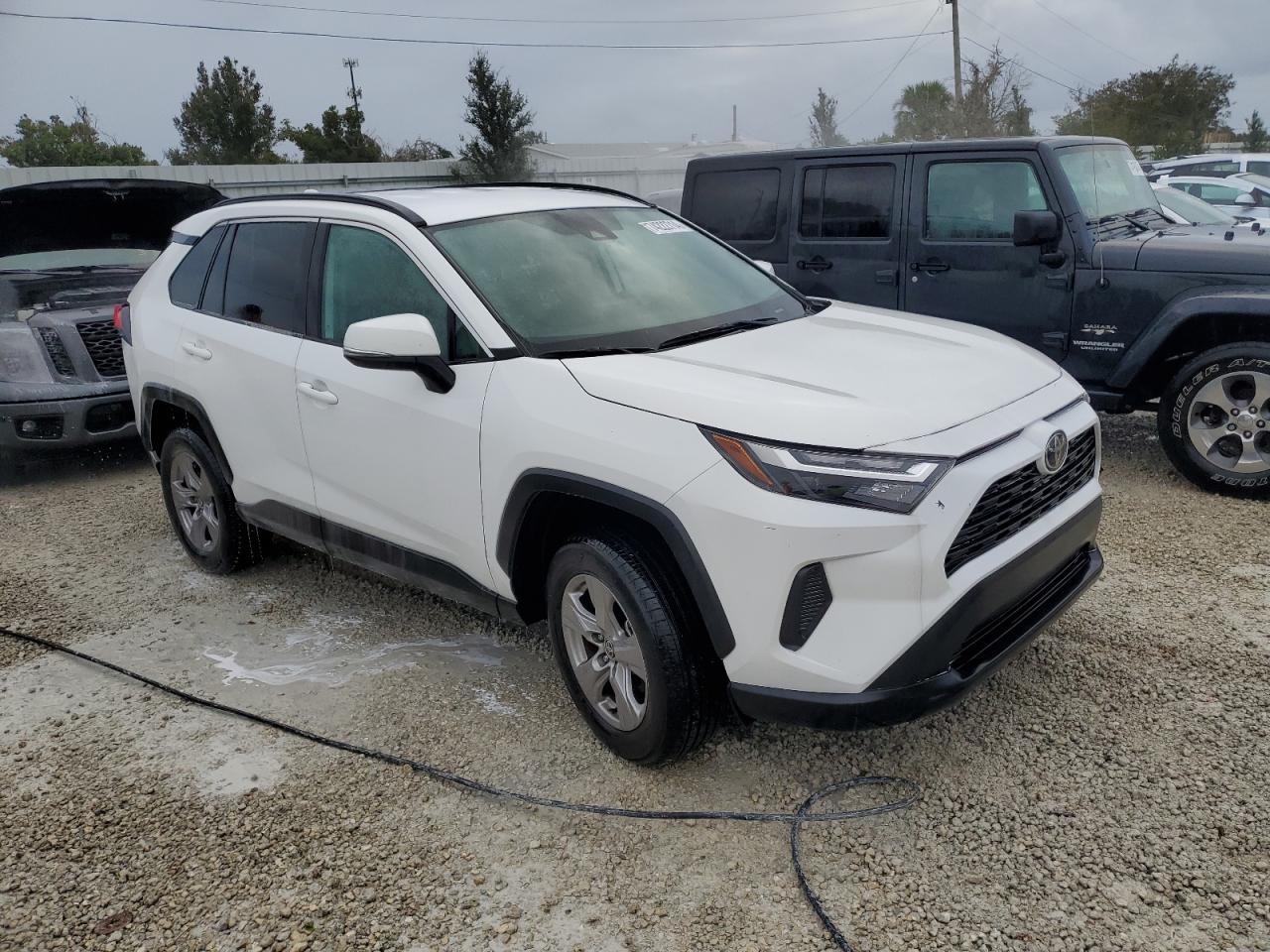 2022 TOYOTA RAV4 XLE VIN:2T3W1RFVXNW233630