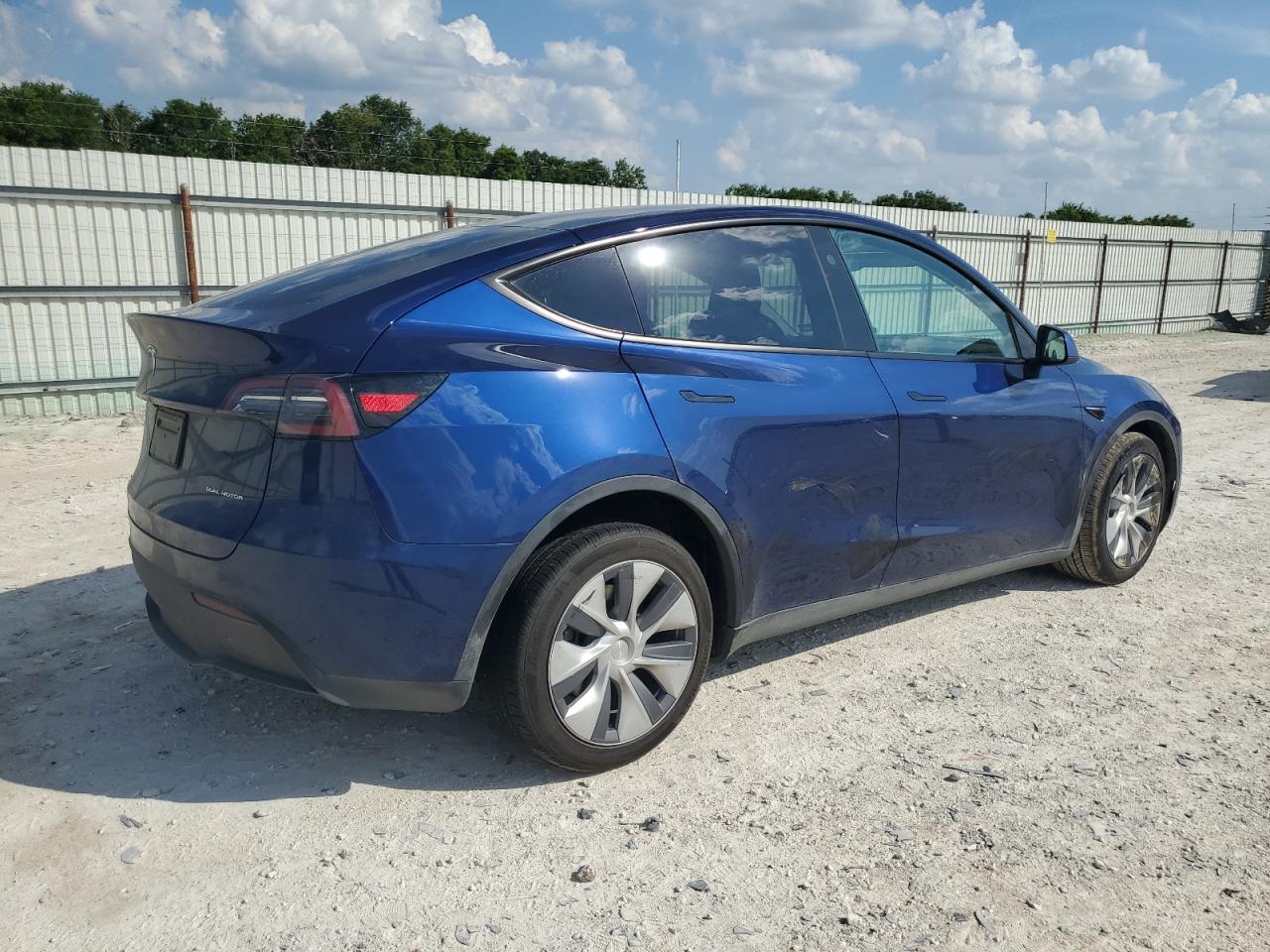 2023 TESLA MODEL Y  VIN:7SAYGDEE5PA137764