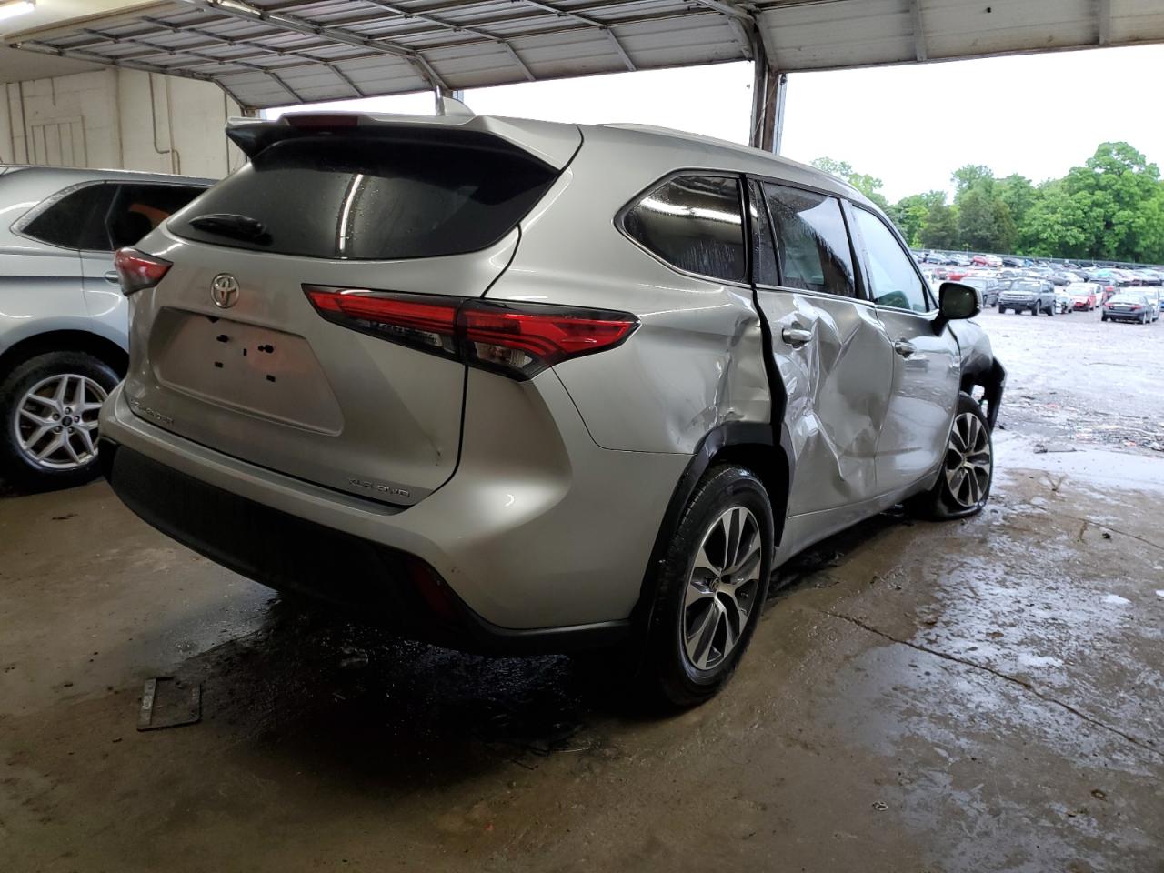 2022 TOYOTA HIGHLANDER XLE VIN:5TDGZRBH3NS590470