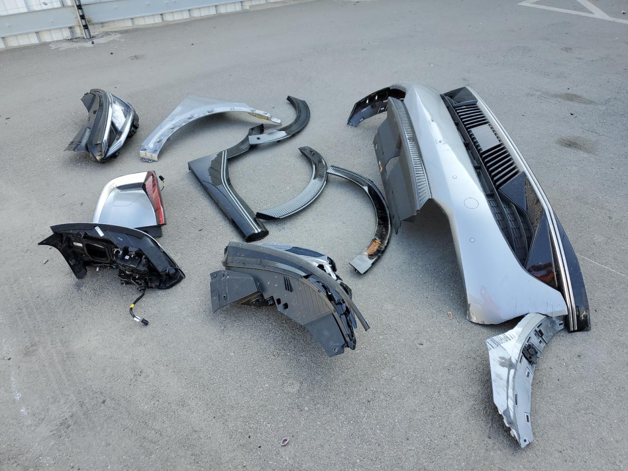 2024 KIA EV6 LIGHT VIN:KNDC34LA3R5169056