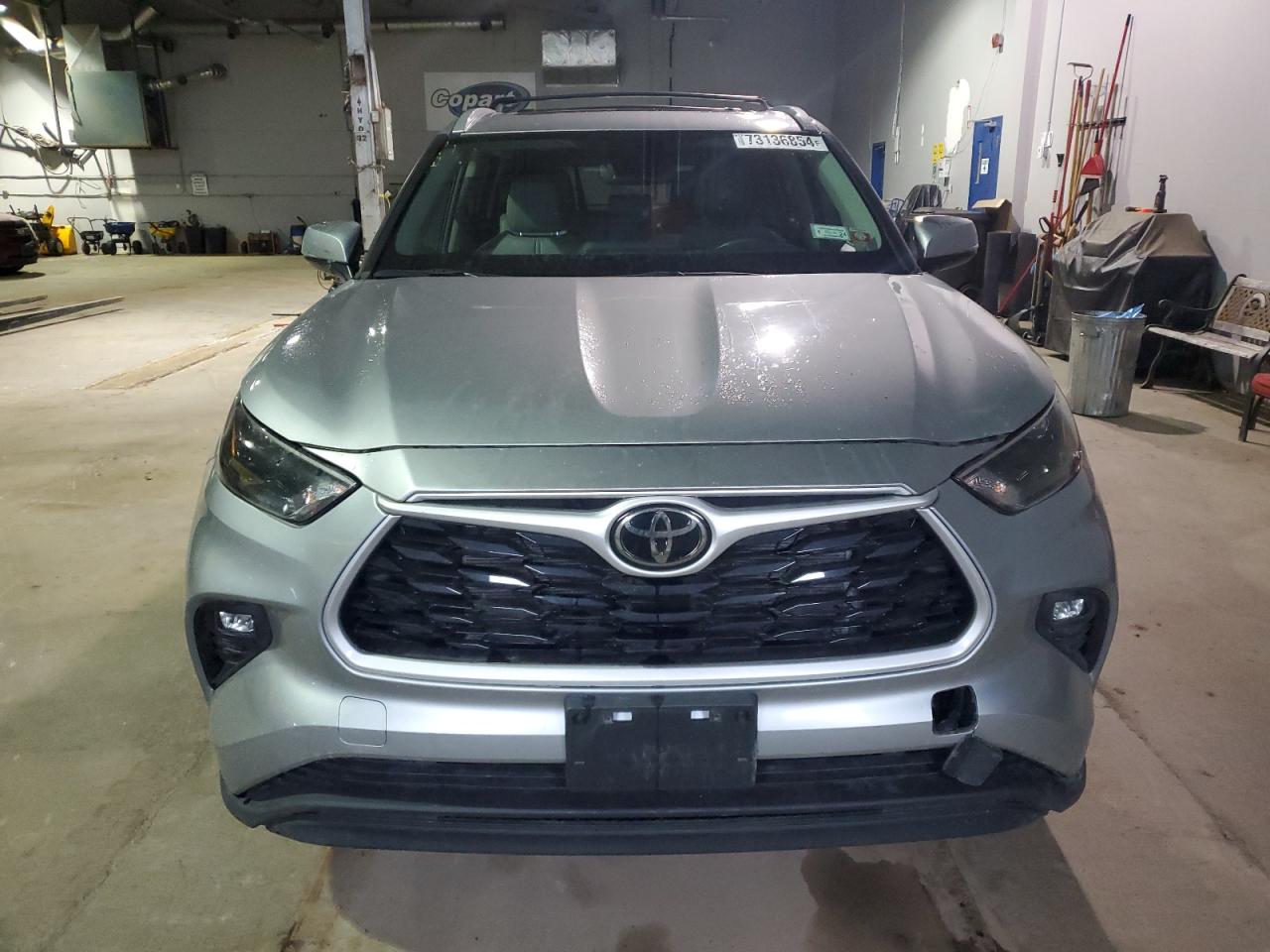 2022 TOYOTA HIGHLANDER XLE VIN:5TDGZRBH3NS565018