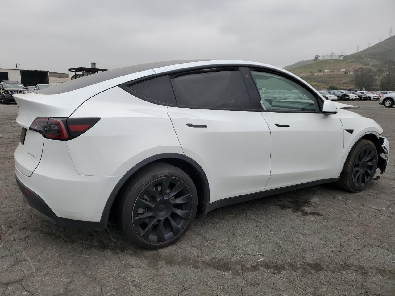 2023 TESLA MODEL Y  VIN:7SAYGDEEXPA042715