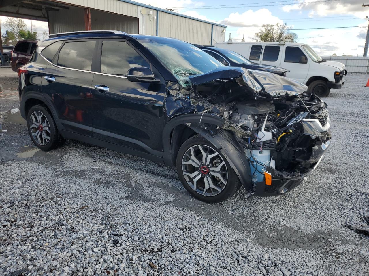 2023 KIA SELTOS SX VIN:KNDETCA24P7352126