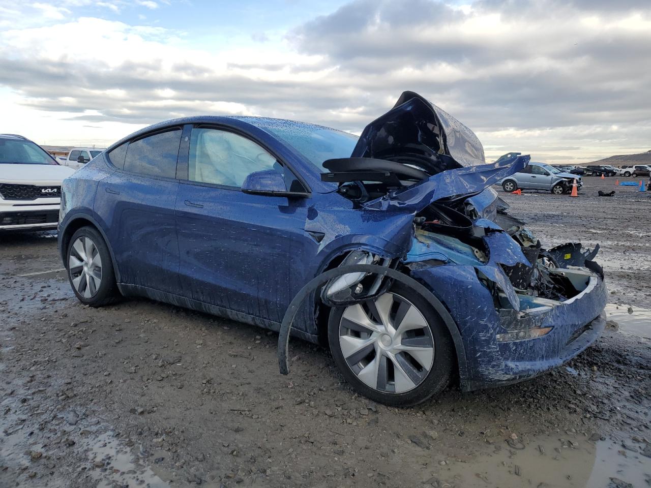 2024 TESLA MODEL Y  VIN:7SAYGAEE1RF072951