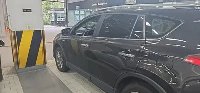 2018 Toyota RAV4 VIN: