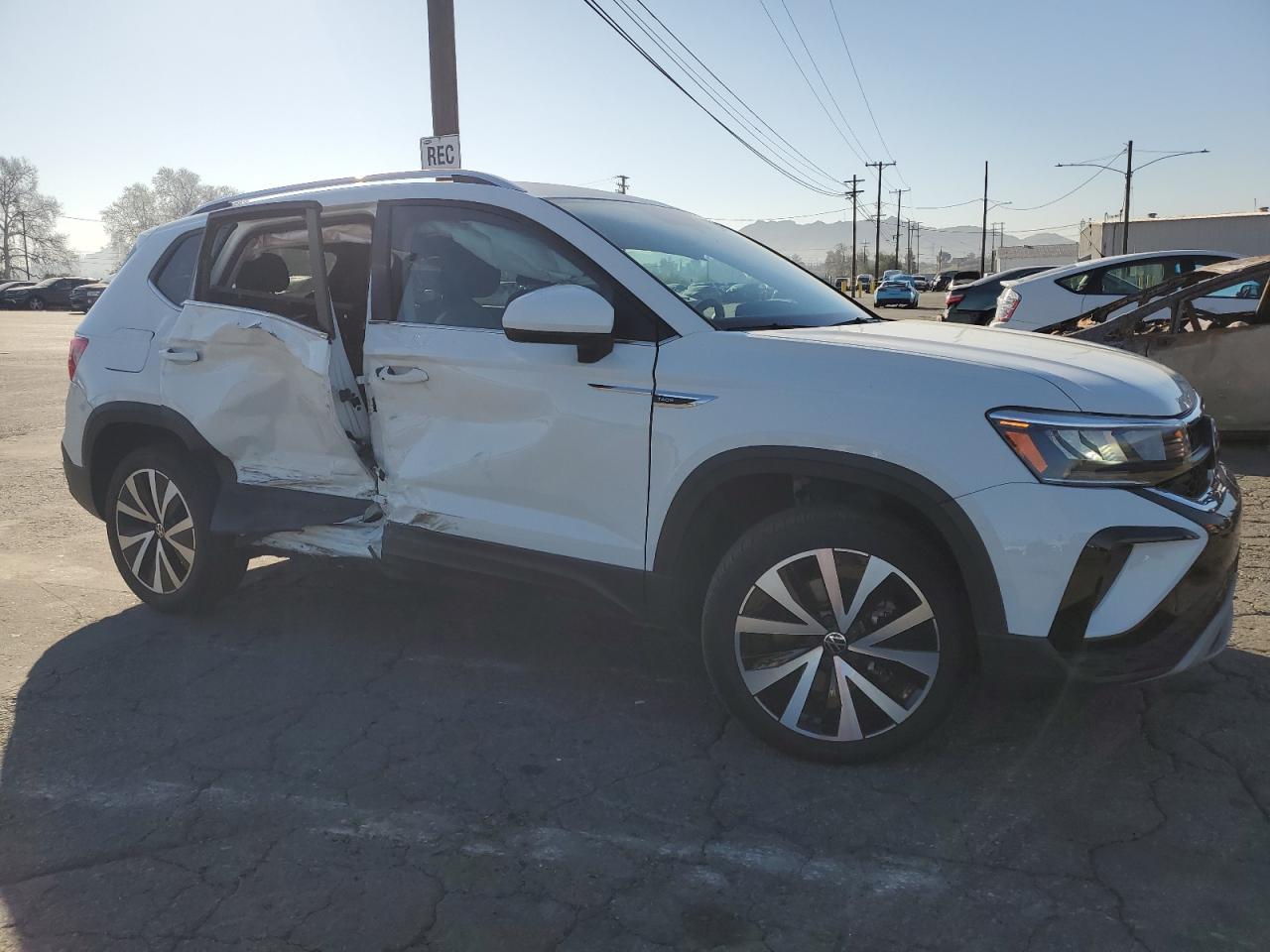 2022 VOLKSWAGEN TAOS SE VIN:3VVRX7B23NM036930