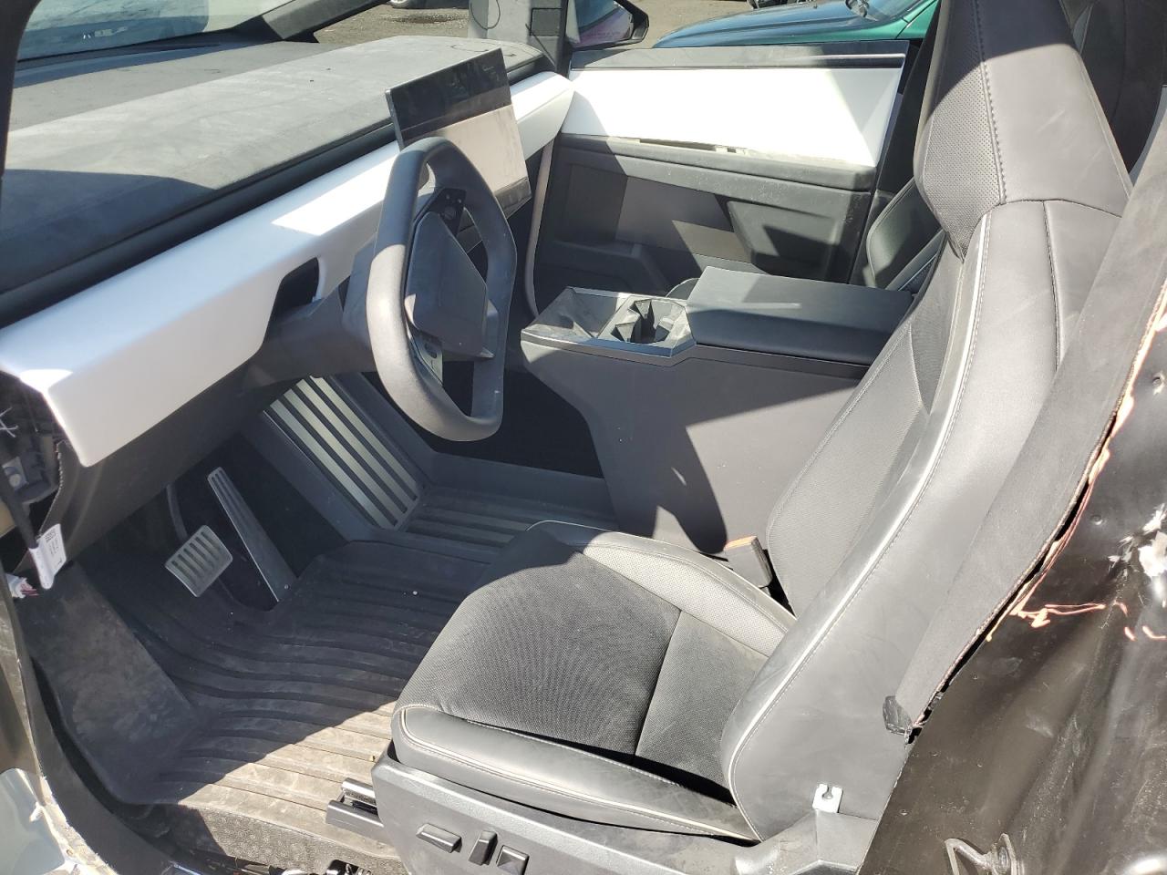 2024 TESLA CYBERTRUCK  VIN:7G2CEHEEXRA017494
