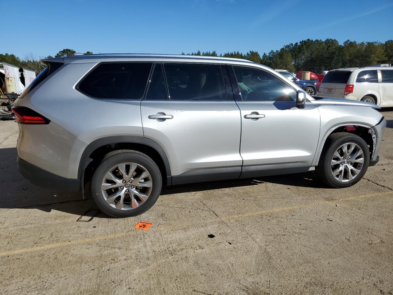 2024 TOYOTA GRAND HIGHLANDER XLE VIN:5TDAAAA53RS004636