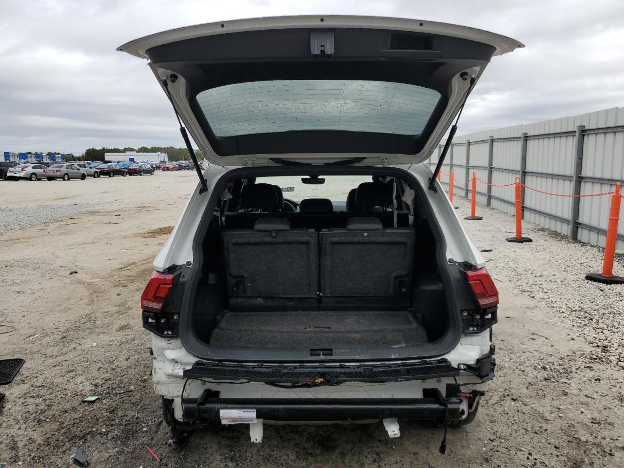 2022 VOLKSWAGEN TIGUAN SE R-LINE BLACK VIN:3VVCB7AX4NM157094