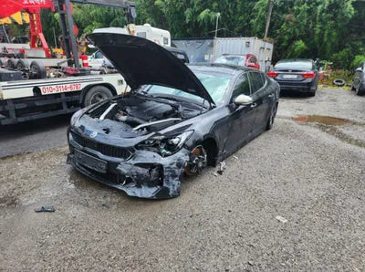 2018 Kia Stinger KNAE351BDJS001668 VIN:KNAE351BDJS001668