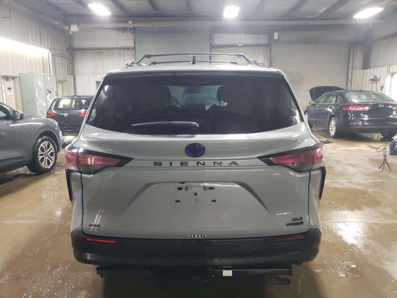 2022 TOYOTA SIENNA XLE VIN:5TDASKFC9NS042151