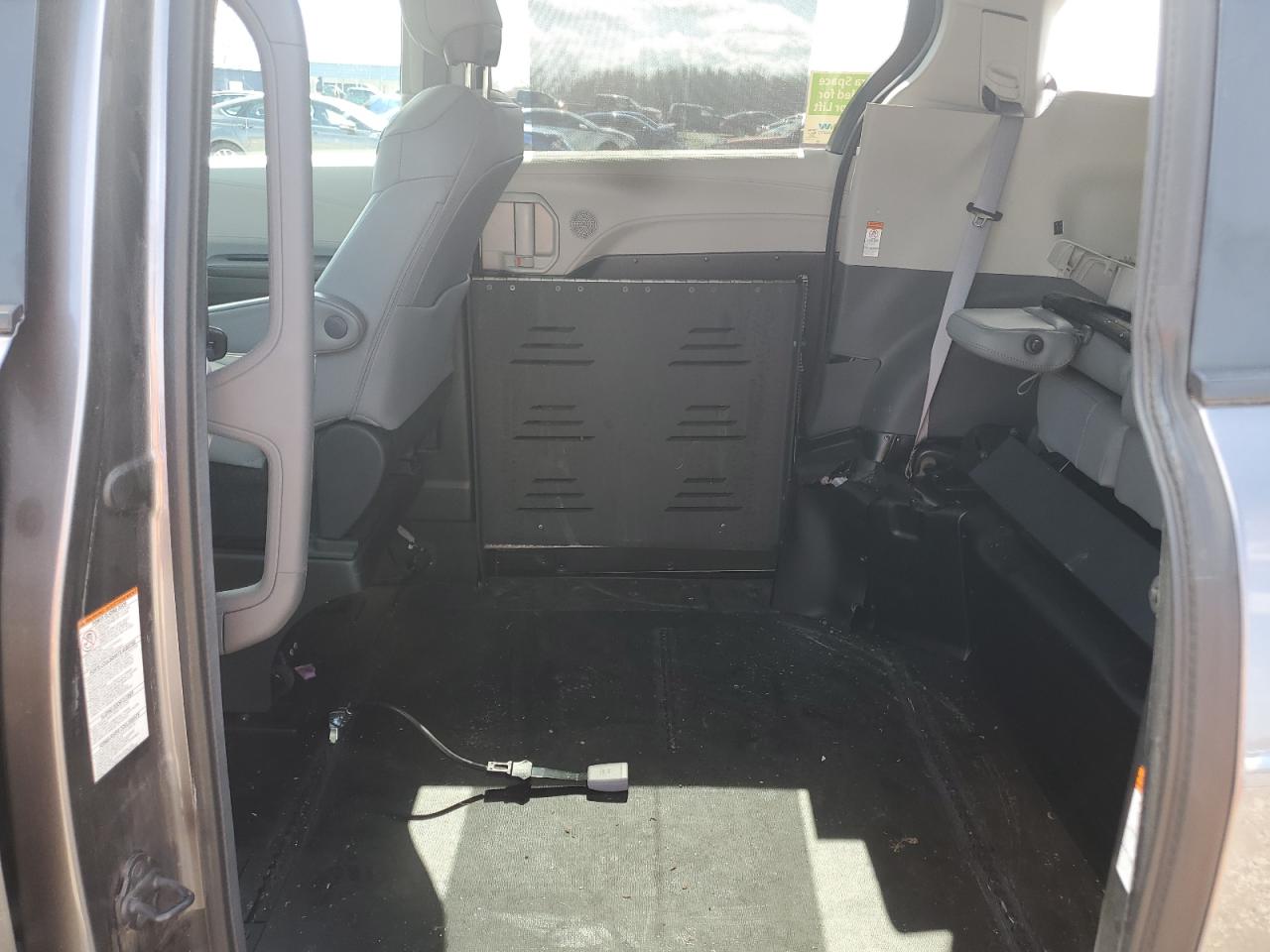 2022 TOYOTA SIENNA XLE VIN:5TDJRKEC5NS076312